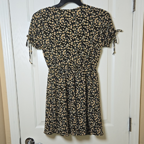 Purple Snow Small Pixie Daisy Mini Dress Flirty Tie Sleeves Wooden Buttons - Picture 9 of 13